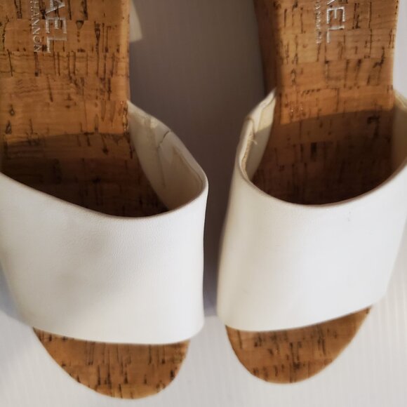 MICHAEL SHANNON WHITE SLIP-ON WOMEN'S SANDALS SIZE 7 - Picture 2 of 9